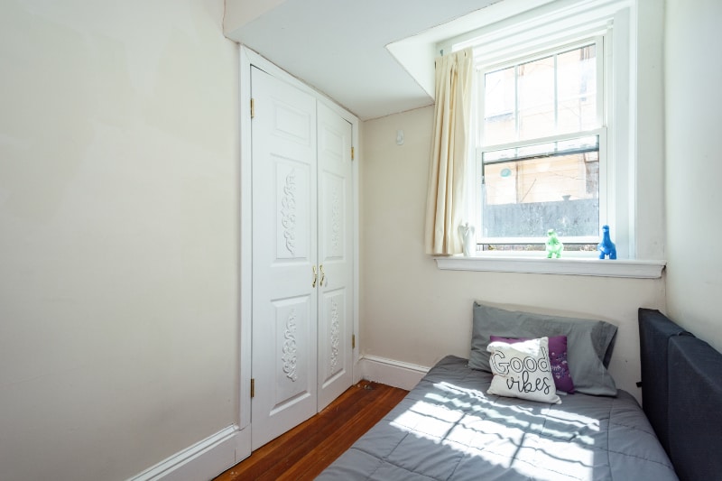 Building Photo - 7 Newport Rd