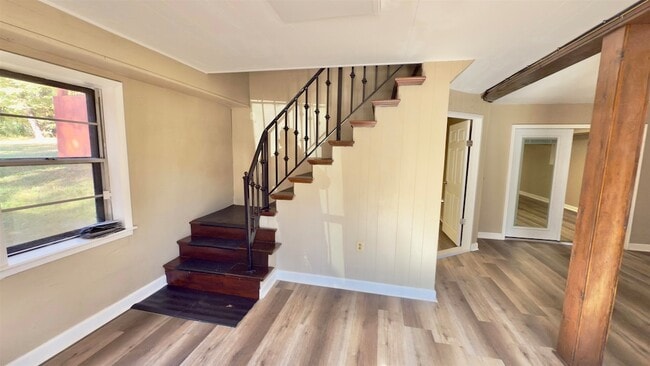 Building Photo - 2563 Hacks Cross Rd