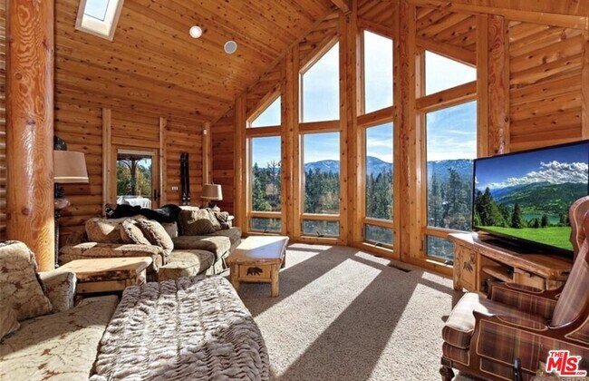 Building Photo - 1165 Green Mountain Dr