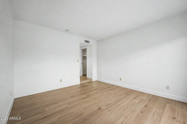 Building Photo - 5207 S Hazelton Ln
