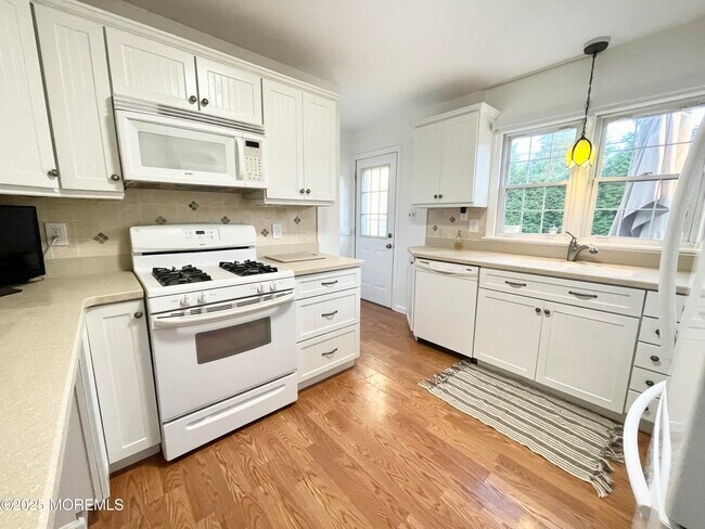 Building Photo - 612 Myrtle Ave