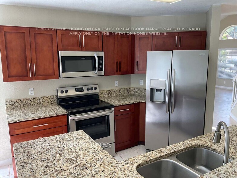 Building Photo - 10254 Serene Meadow Dr N