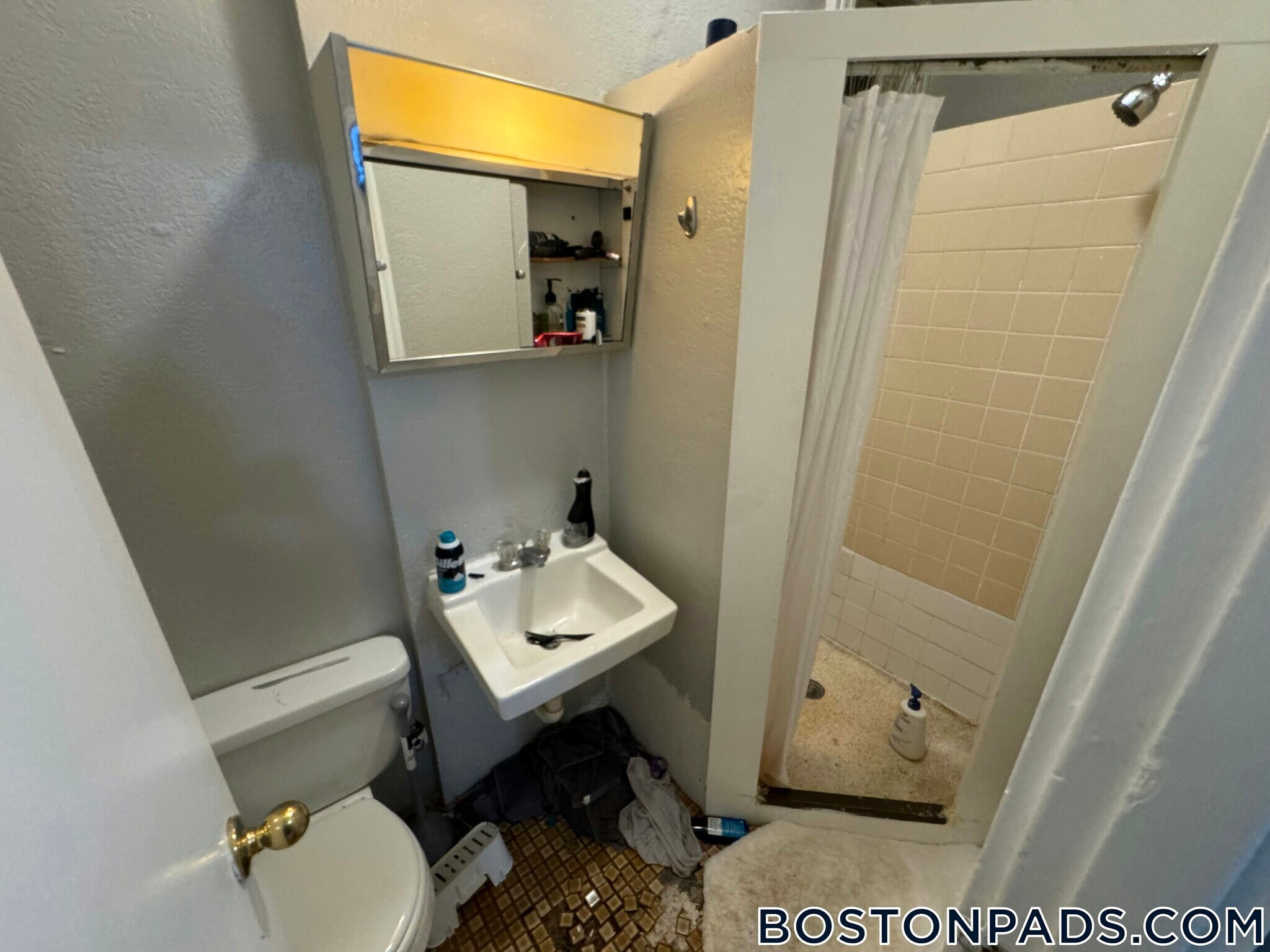 Building Photo - 40 Anderson St