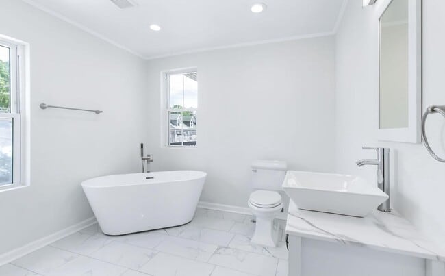 Building Photo - Beautiful 3 Bedroom, 2.5 Bath in Lancaster, Pa!!