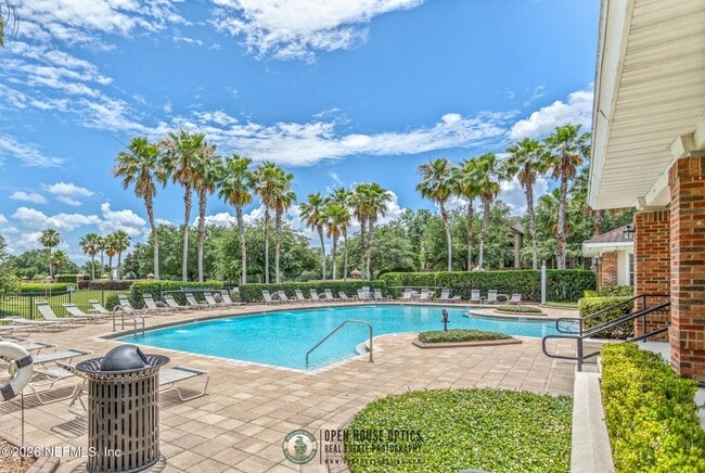 Building Photo - 7801 Point Meadows Dr