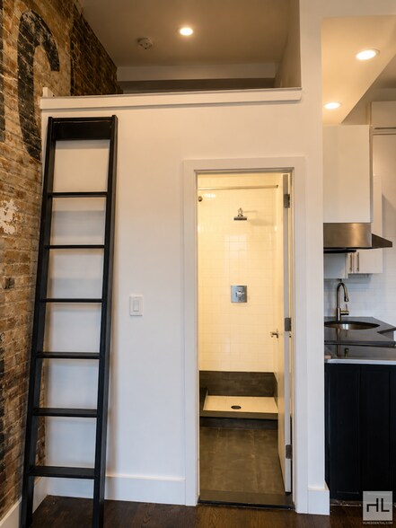 Building Photo - FULTON STREET / Clinton Hill / 2-Bed 1-Bath