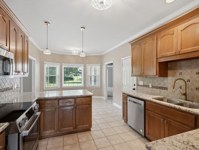 Building Photo - 2819 Willowick Tr SE