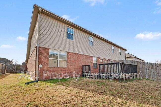 Building Photo - 3006 SW Deerfield Blvd