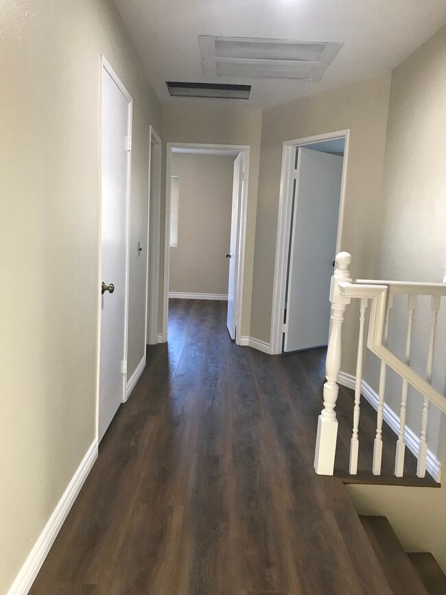 Building Photo - 1938 Aspen Ln