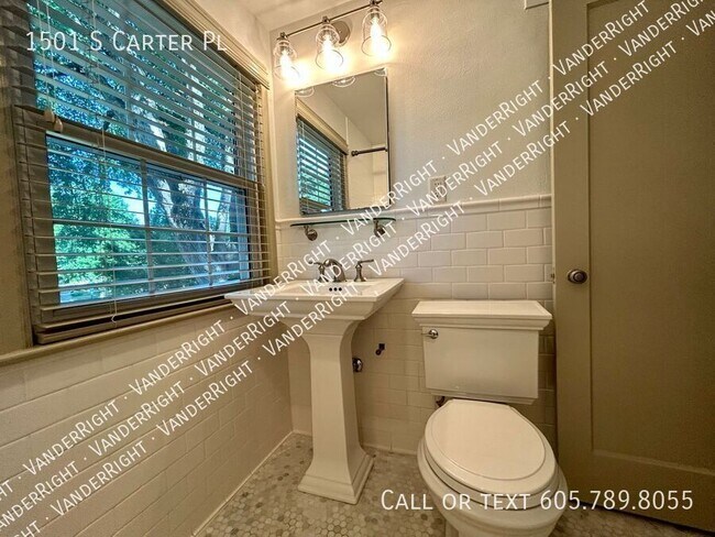 Building Photo - 1501 S Carter Pl