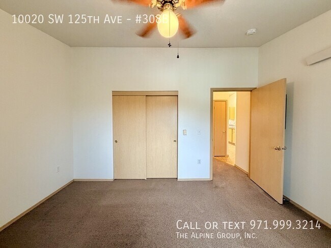 Building Photo - 10020 SW 125th Ave