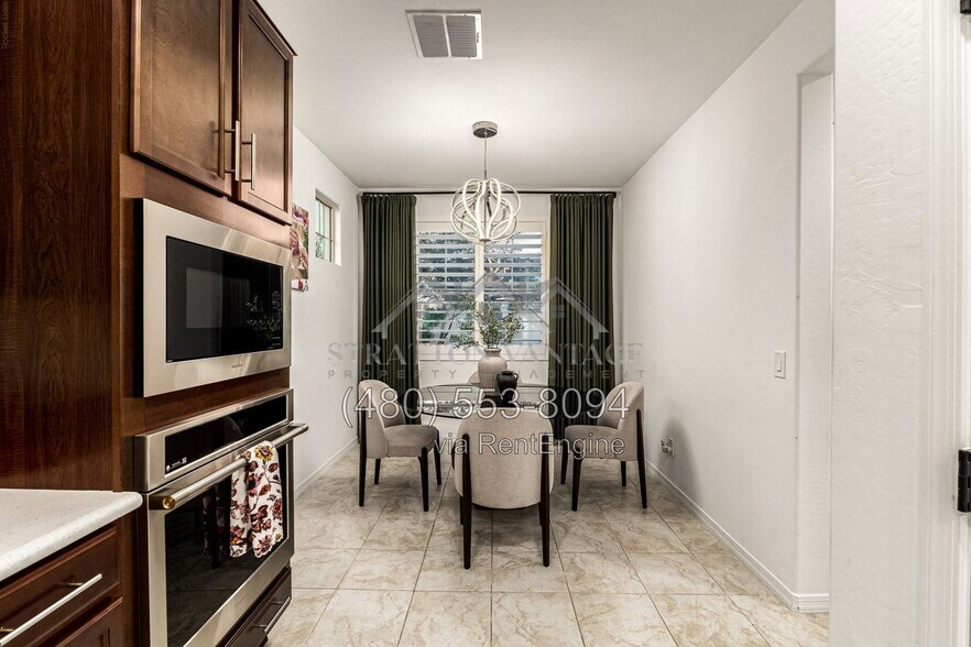 Building Photo - 11418 S 53rd Ave