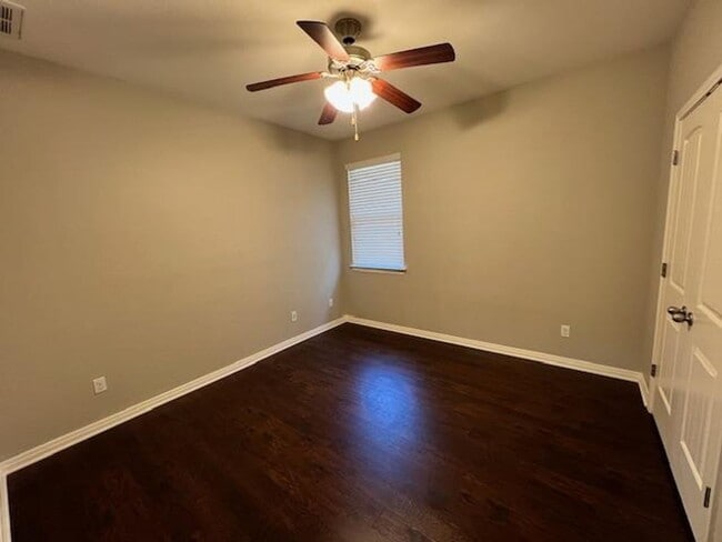 Building Photo - Executive One Story / 4 bedroom / Reserve ...