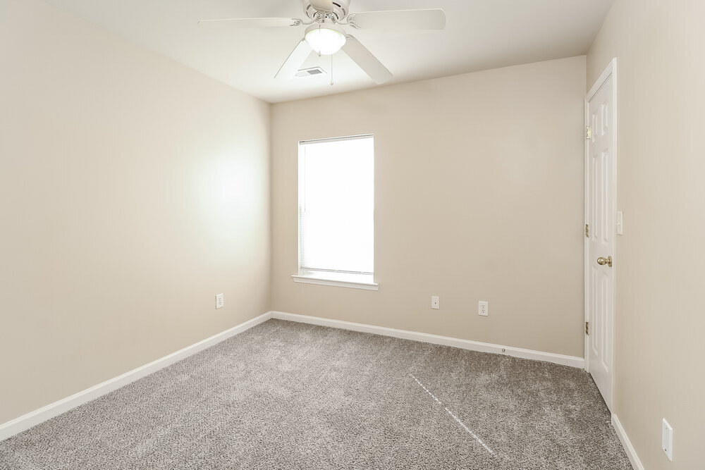 Building Photo - 2909 Deep Cove Dr NW