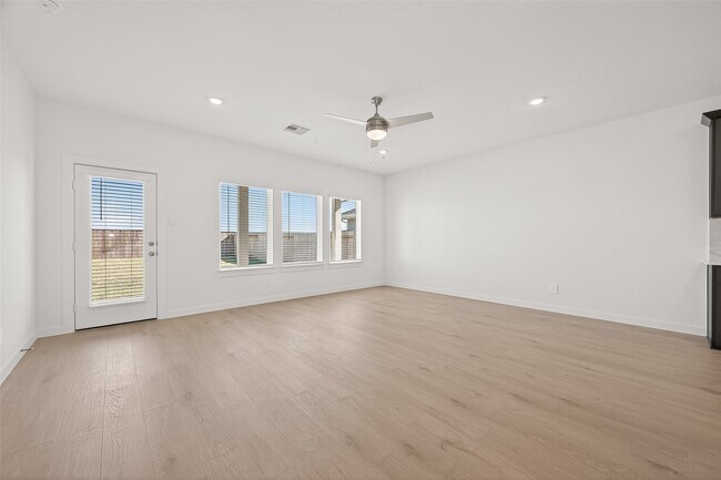 Building Photo - 4323 Camden Lakes St