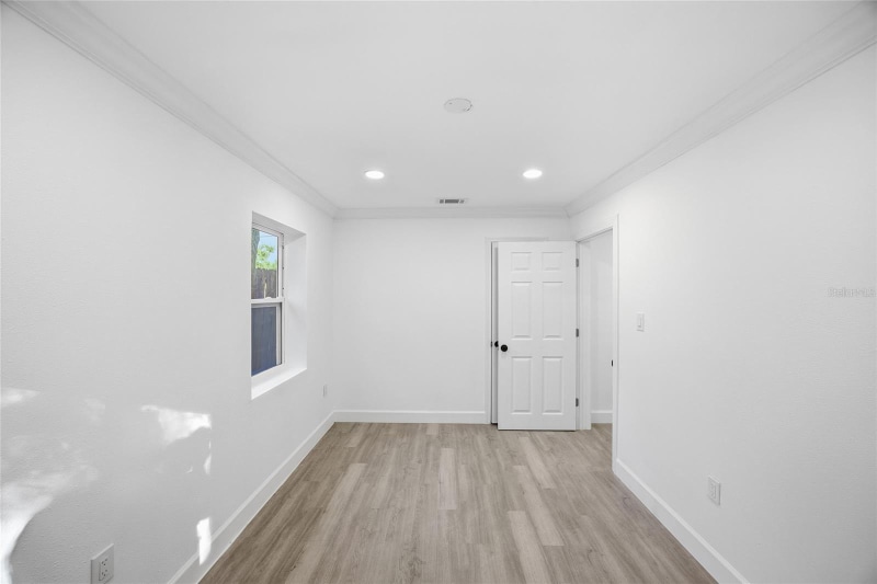 Building Photo - 1908 Macomber Ave