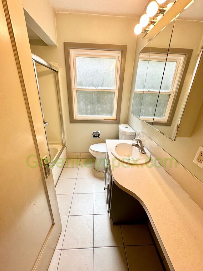 Building Photo - Gorgeous 2 Bedroom with finished basement,...