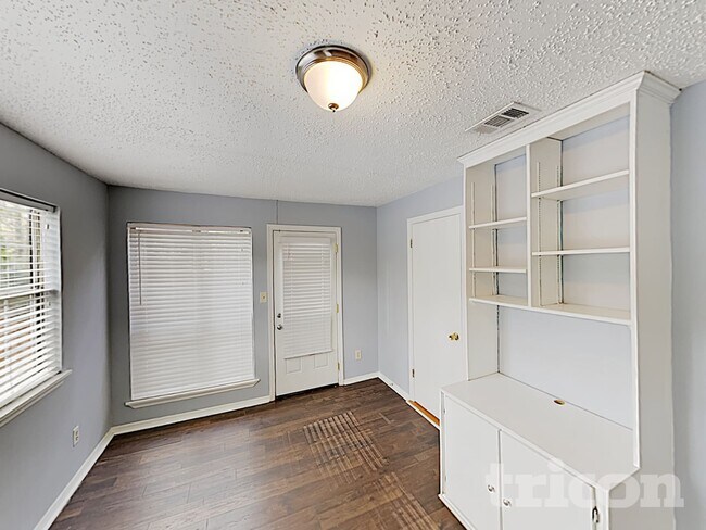 Building Photo - 4010 Sharon Woods Dr