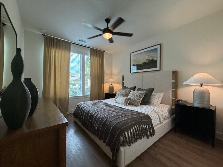 Bedroom - 3144 Gorge Way