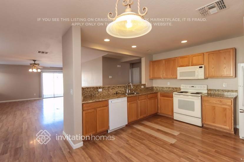 Building Photo - 43810 Sagebrush Trail