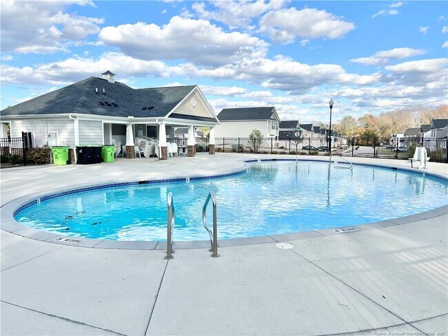 Building Photo - 620 Rose Mallow Dr