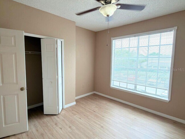 Building Photo - 13025 Mulberry Park Dr