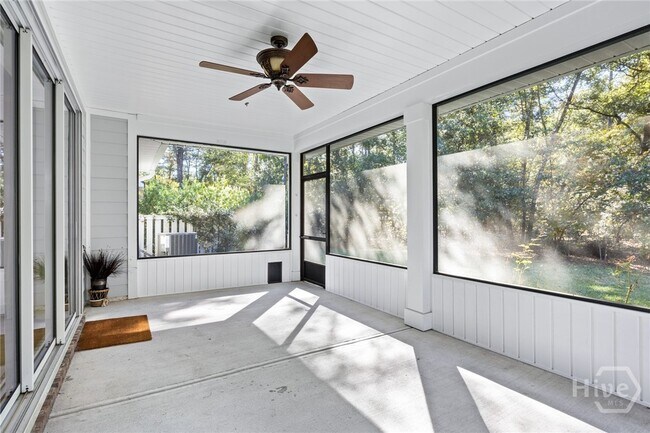 Building Photo - 241 Ridgewood Park Dr S