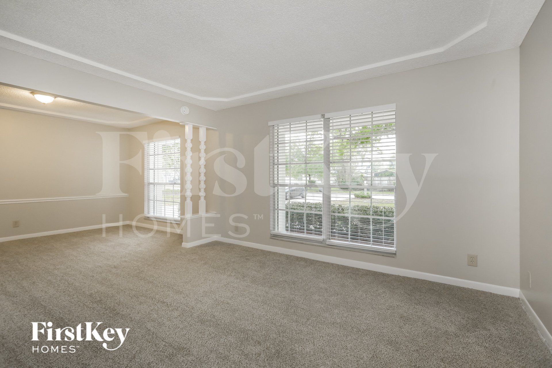 Building Photo - 2410 Oakdale Dr N