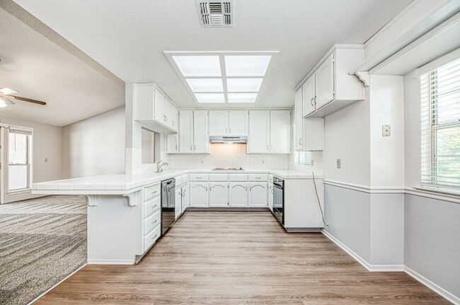 Building Photo - 6364 N Barcus Ave