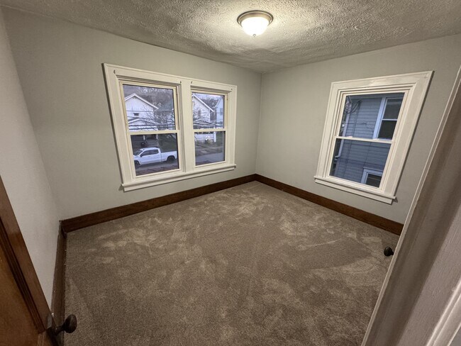 Building Photo - 459 N Main St