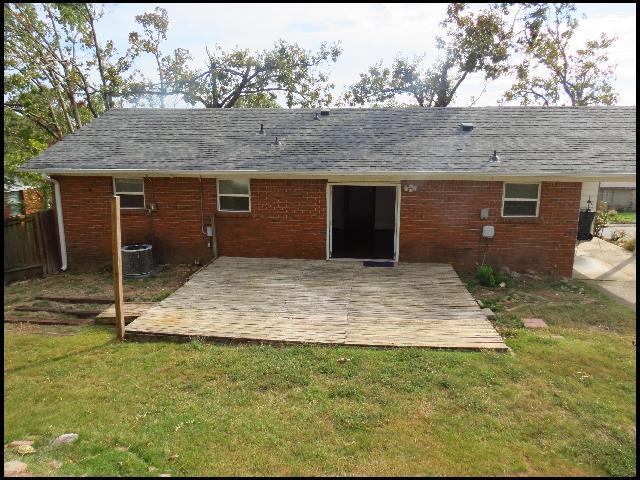 Building Photo - 101 White Oak Ln