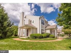 Building Photo - 6001A Normandy Dr