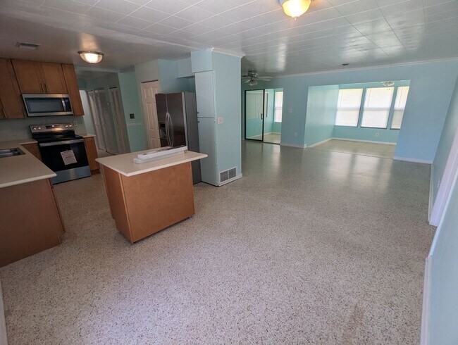 Building Photo - 1521 Normandy Way