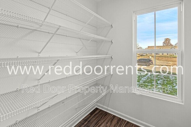 Building Photo - 6903 Oakdale Ln