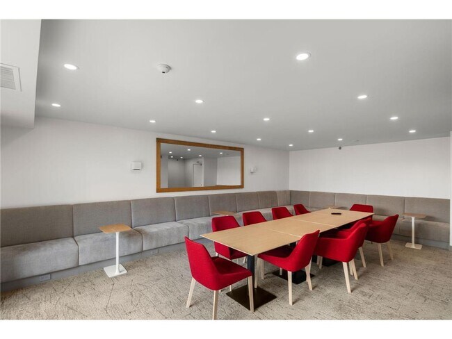 Building Photo - 121 Washington Ave S