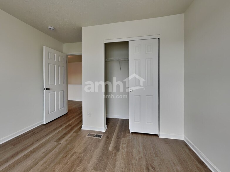 Building Photo - 817 Prescot Cir