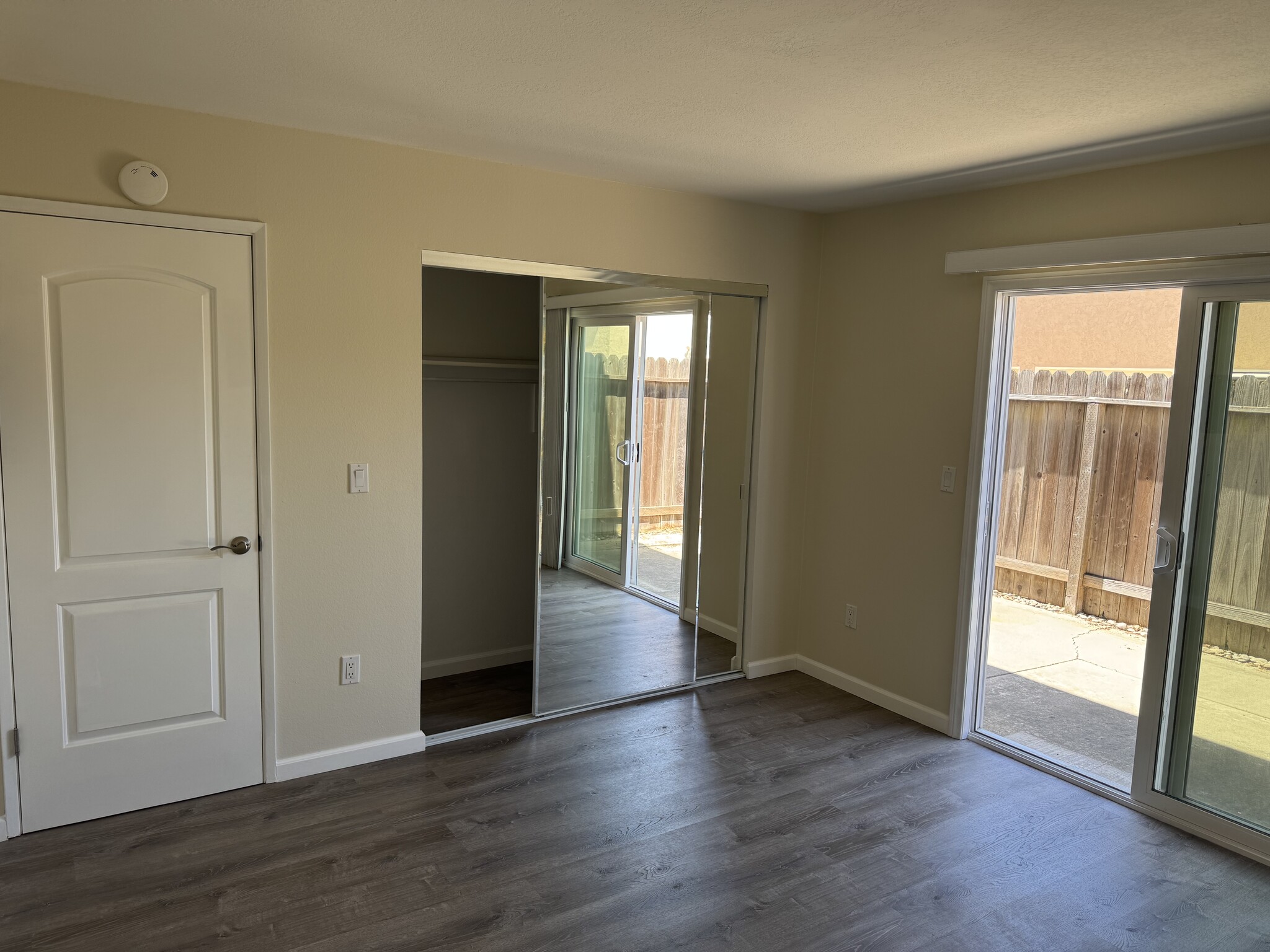 Building Photo - 16702 Sims Ln
