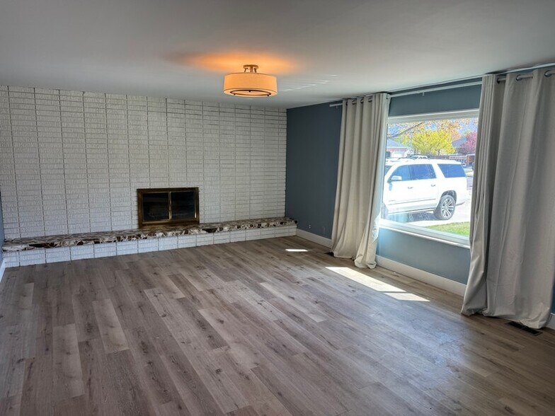 Building Photo - 2373 N 1200 E