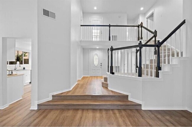 Building Photo - 1565 Beaconshire