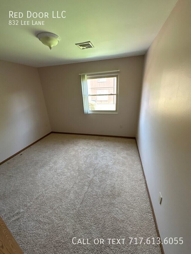 Building Photo - 832 Lee Ln