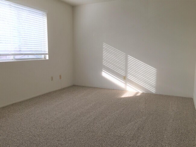 Building Photo - 488 Wiltsey Rd