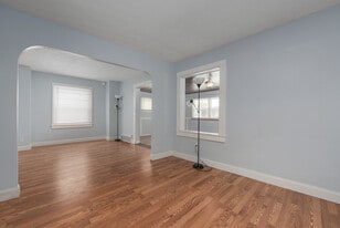 Building Photo - 247 E 248th St