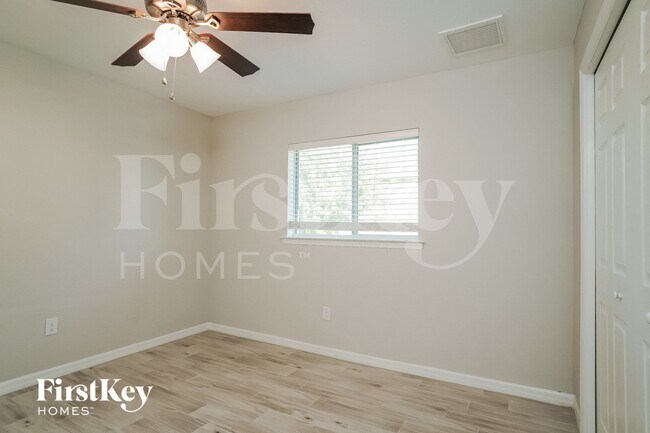 Building Photo - 1021 SW 11th Ave