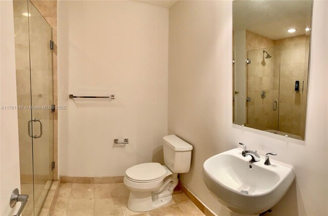 Building Photo - 1050 Brickell Ave