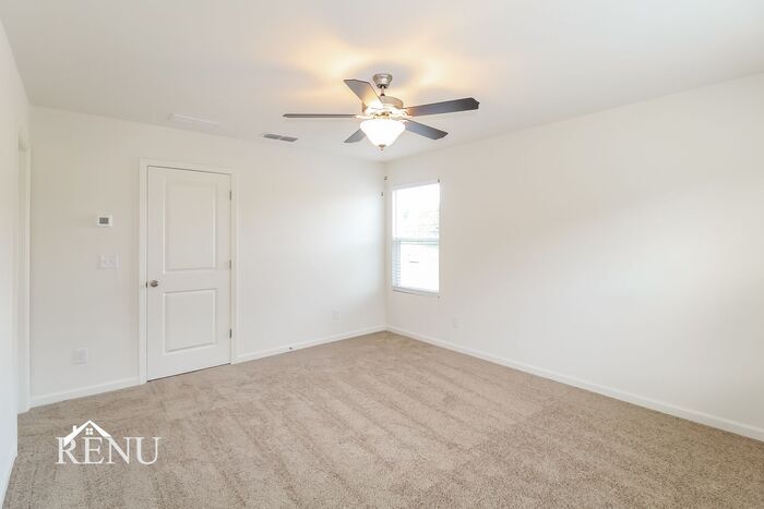 Building Photo - 3057 Lexington Terrace