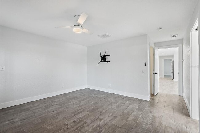 Building Photo - 3755 Belle Vista Dr E