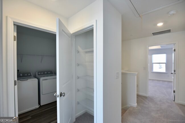 Building Photo - 2839 Rosehall Way