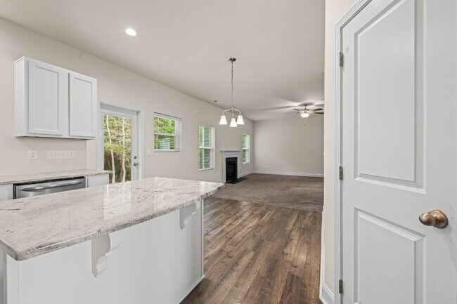 Building Photo - Spacious 4-Bedroom Retreat with 2.5 Baths ...