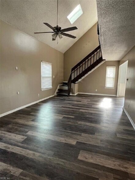 Building Photo - 1720 Rueger St