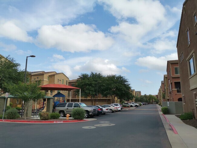 Nice and quiet community. Well maitained by HOA. - 900 S 94th St